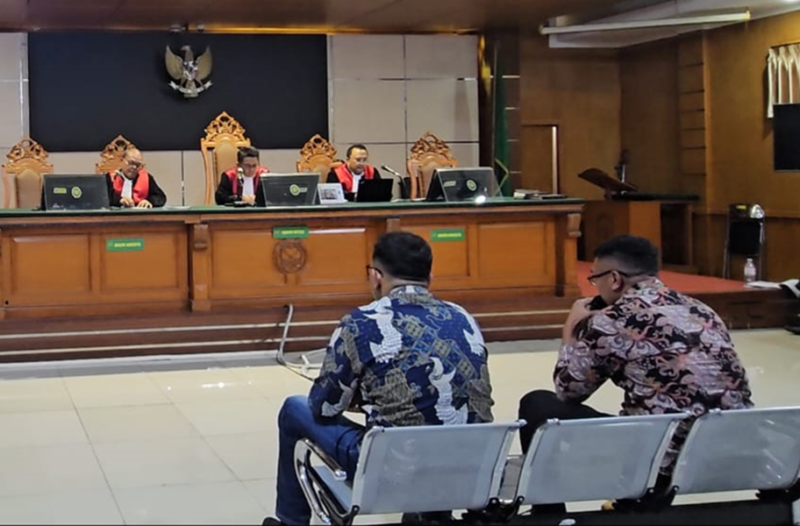 Photo: Kabid PSDA, Agung Mulya Dengan Kepala UPTD, Hasri Saat Saksi di Pengadilan Tipikor Bandung