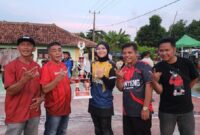 Penyerahan: Uang Pembinaan dan Piala Terhadap Para Juara