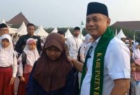 Photo: Plt. Bupati Bekasi Dr. Asep Surya Atmaja Diacara Santunan 4.120 Siswa dan Siswi SD & SMP se-Kabupaten Bekasi Jawa Barat