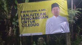 Photo: Banner Kepala Desa Ciledug, Setu, Kabupaten Bekasi Aktif, Iing Solihin, A.MD Sudah Terpampang Disetiap Sudut Desa