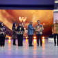 Photo: Wakil Menteri Ketenagakerjaan (Wamenaker), Afriansyah Noor Saat Menerima Penghargaan.