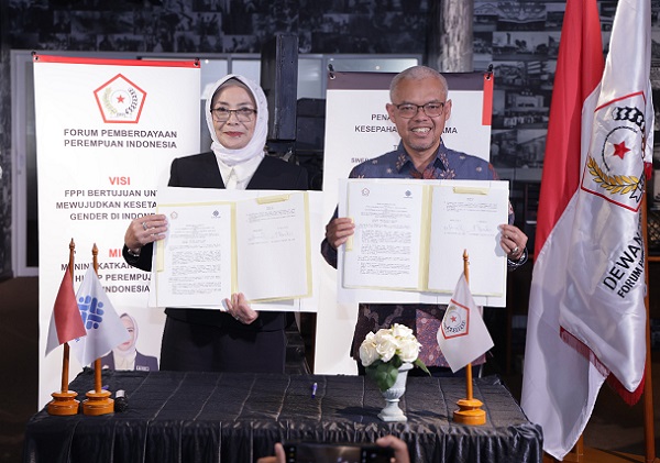 Photo: Sekjen Kemnaker, Cris Kuntadi dan Ketua Umum DPP FPPI, Marlinda Irwanti di Jakarta, Kamis 2 Juli 2026