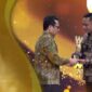 Photo: Plt. Bupati Bekasi, Dr. Asep Surya Atmaja Saat Menerima Piagam Penghargaan Warta Kota Awards 2026 Bidang Pelayanan Kesehatan