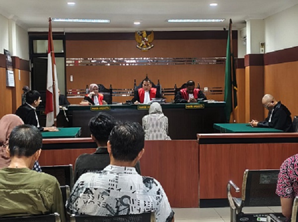 Teks Photo: Suasana Sidang Photo: Putusan dr. Silvi di Pengadilan Negeri Kota Sukabumi