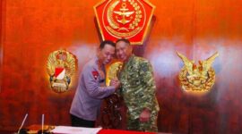 Photo: Panglima TNI Jenderal TNI, Agus Subiyanto Terima Kunjungan Silaturahmi, Kapolri Jenderal Polisi Listyo Sigit Prabowo.