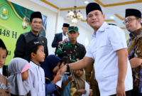 Photo: Plt. Bupati Bekasi Dr. Asep Surya Atmaja Hadiri Santunan Anak Yatim Yayasan Pendidikan Islam Sabilul Muhtadin, Desa Babelan Kota, Kecamatan Babelan, Kabupaten Bekasi.