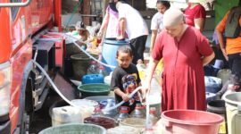 Photo: BPBD Kabupaten Bekasi bersama PMI dan Delta Mas Melayani 20 Titik Distribusi Air Bersih di 6 Desa pada 3 Kecamatan Dengan Total 575.000 liter.
