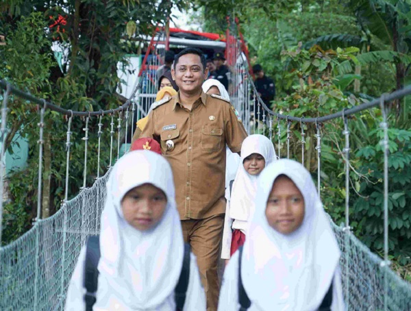 Photo: Plt. Bupati Bekasi, Dr. Asep Surya Atmaja
