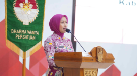 Photo: Penasehat DWP Kabupaten Bekasi, Nia Yuniawati Asep Surya Atmaja