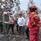 Photo: Menhut Raja Antoni Saat Meninjau Kebakaran Hutan di Kalimantan Barat