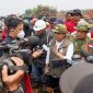 Photo: Menhut Raja Antoni Saat Tinjau Karhutla di Pelalawan, Provinsi Riau.