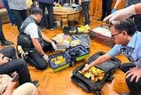Photo: Saat Penggeledahan Rumah Berkaitan Kasus Mantan Jampidsus Febrie Ardiansyah
