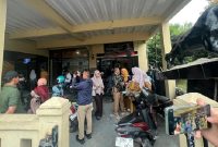 Teks Photo: Sejumlah Guru Datangi Polsek Sukaraja Polres Sukabumi Kota