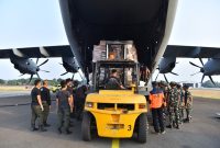Photo: TNI Kirim 1.080,013 Ton Bantuan