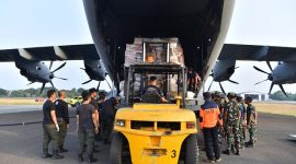 Photo: TNI Kirim 1.080,013 Ton Bantuan