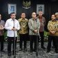 Photo: Menaker Yassierli Usai Menandatangani Surat Keputusan Bersama (SKB)