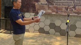 Photo: James Tobing (Pemimpin Perusahaan dan Pemimpin Redaksi SK Dialog)