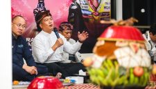 Photo: Gubernur NTB, Lalu Muhammad Iqbal