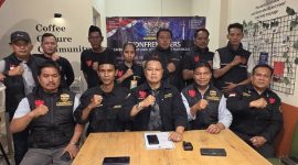 Photo: Ketua Umum LBH Harimau Raya, Dimas Wahyu, SH, Pid. (Depan Tengah)