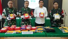 Photo: Danrem 121-Abw Brigjen TNI Purnomosidi, SIP, MAP, M.Han Serahkan Barang Bukti Narkotika ke Kepala BNNP Kalbar, Brigjen Pol. Totok Lisdiarto, SIK, SH, MH. 
