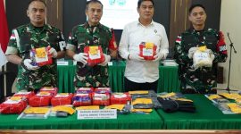 Photo: Danrem 121-Abw Brigjen TNI Purnomosidi, SIP, MAP, M.Han Serahkan Barang Bukti Narkotika ke Kepala BNNP Kalbar, Brigjen Pol. Totok Lisdiarto, SIK, SH, MH. 