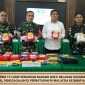 Photo: Danrem 121-Abw Brigjen TNI Purnomosidi, SIP, MAP, M.Han Serahkan Barang Bukti Narkotika ke Kepala BNNP Kalbar, Brigjen Pol. Totok Lisdiarto, SIK, SH, MH. 
