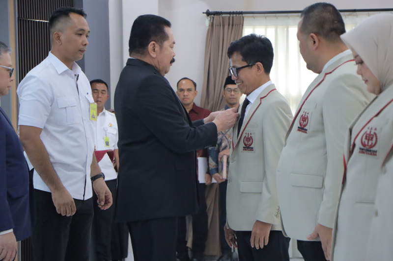 Photo: Jaksa Agung ST. Burhanudin Diacara Pelantikan