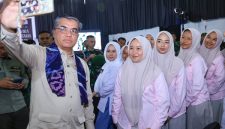 Photo: Menaker, Yassierli Diacara Grand Opening Albacadabra di SMA Pesantren Unggul Al Bayan, Sukabumi, Senin 12 Oktober 2026.